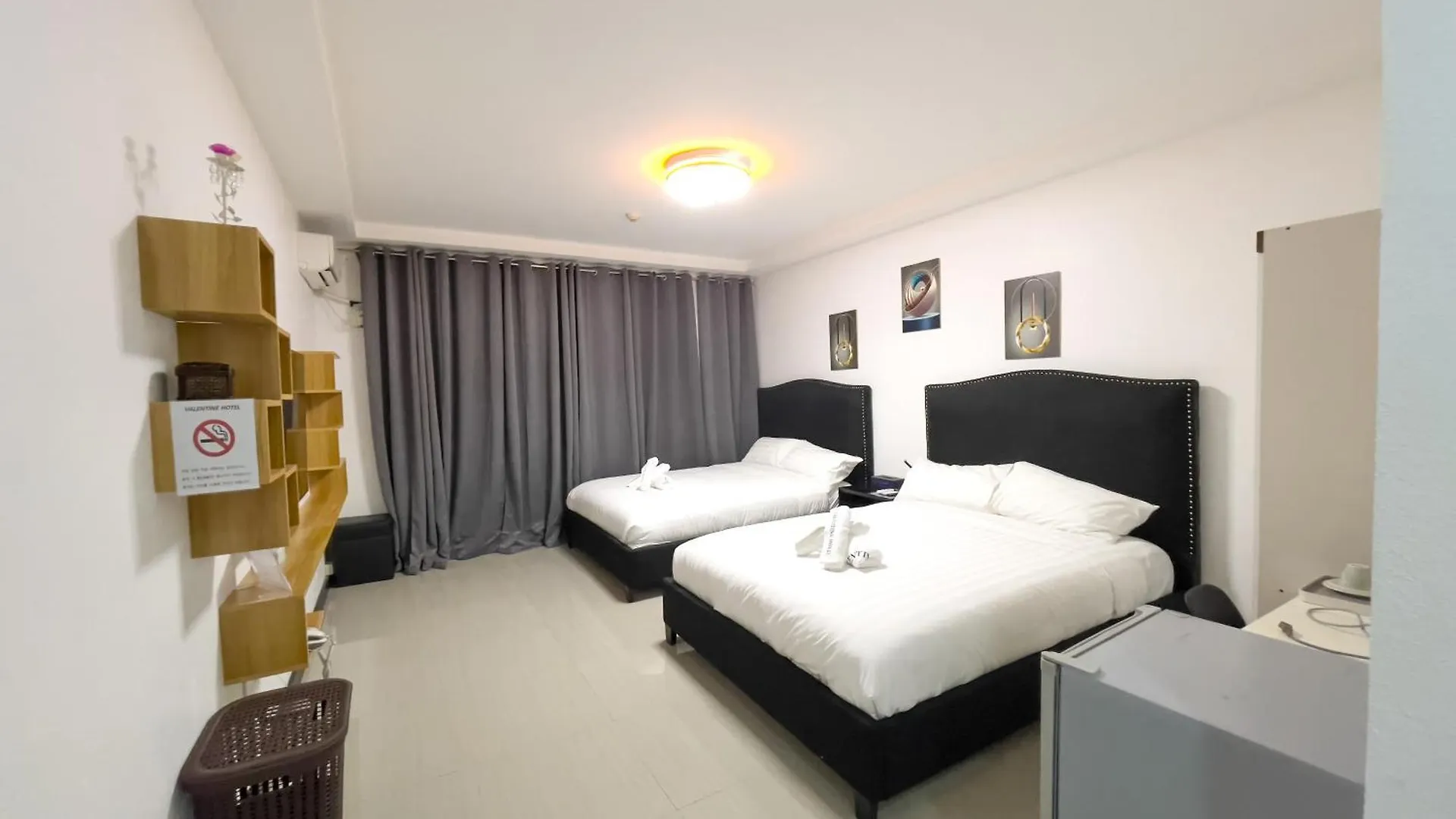 Valentine Hotel Angeles City 3*,
